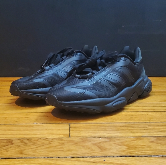 Adidas ozweego pure triple black men\'s sz 9.5 main image 8